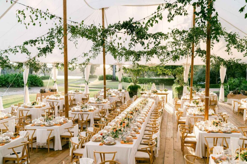 Elegant wedding reception layout - Chicago wedding magician Nick Gasparro