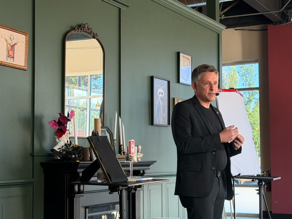 Banquet manager magician partnership: tableside performance inside a Naperville area restaurant lounge